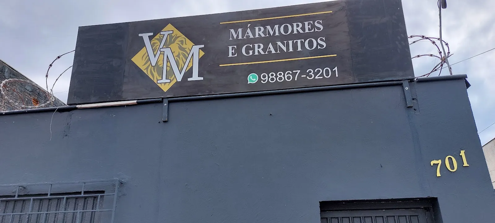 Fachada da VM Mármores e Granitos na Av. Winston Churchill, em Londrina